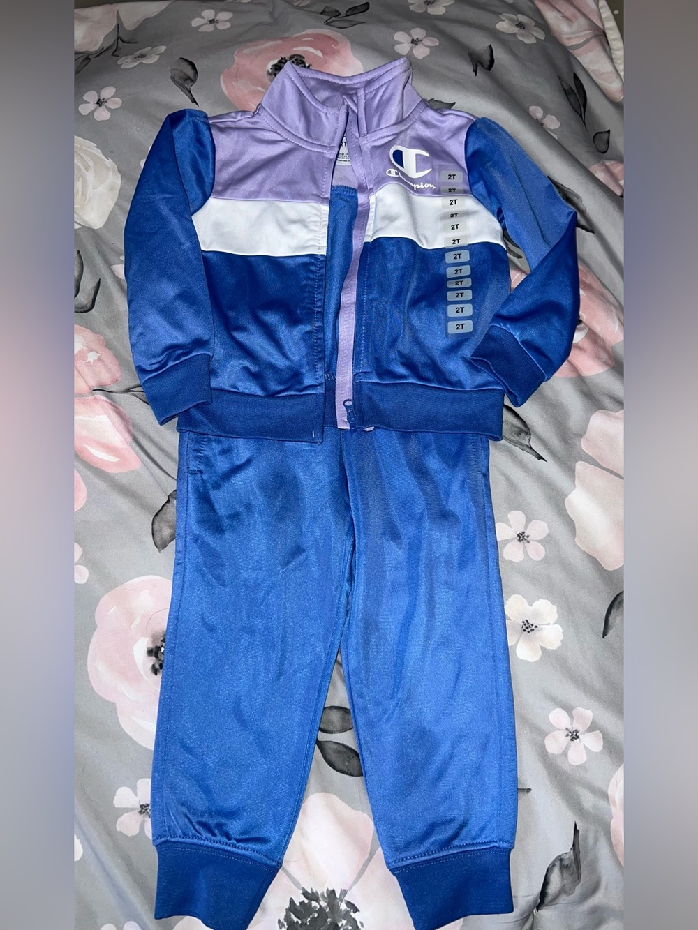 NEW Champion Outfit